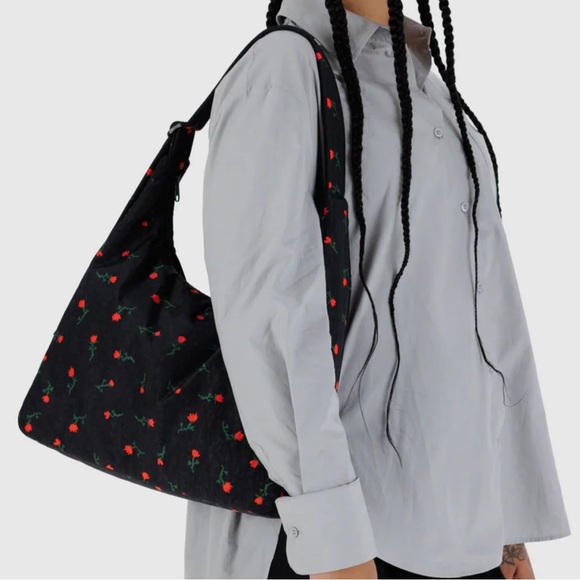 BAGGU Nylon Shoulder Bag in Painted Wildflower - Picture 4 of 7